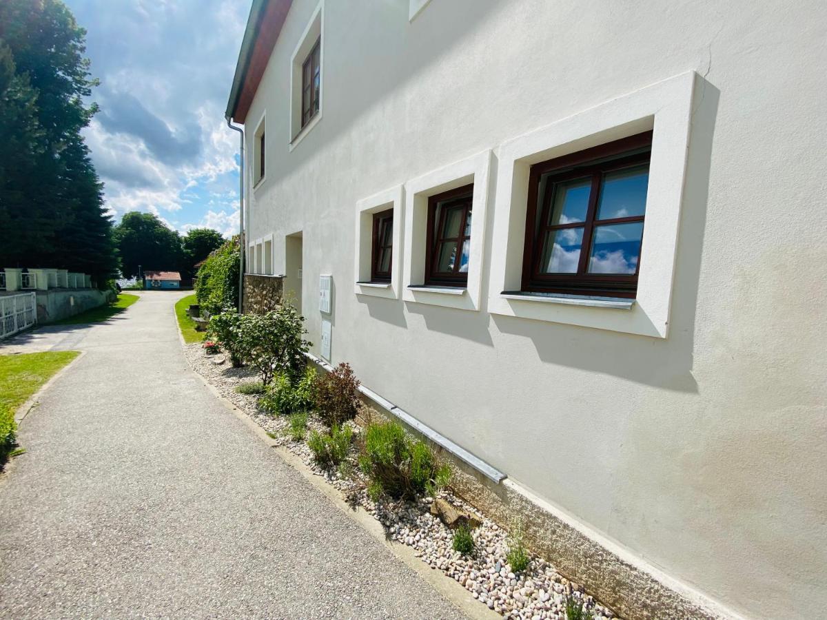Apartmany V Ulicce Frymburk Buitenkant foto